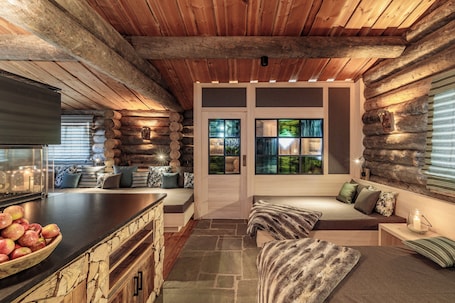 Couples treatment rooms, sauna, hot tub, steam room, body treatments