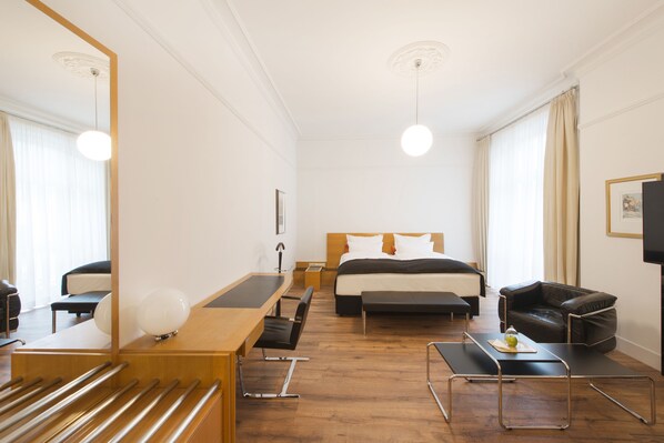 Hypo-allergenic bedding, free minibar, in-room safe, desk