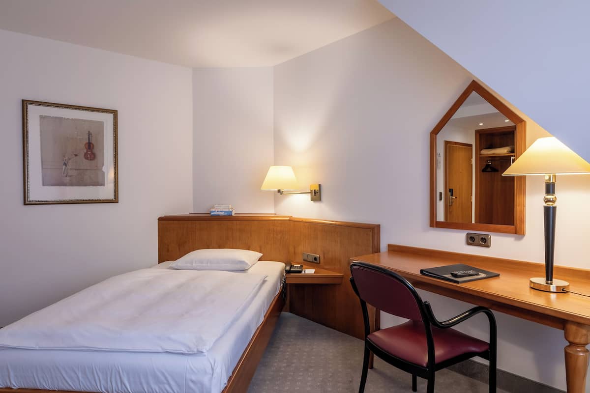 Classic Single Room