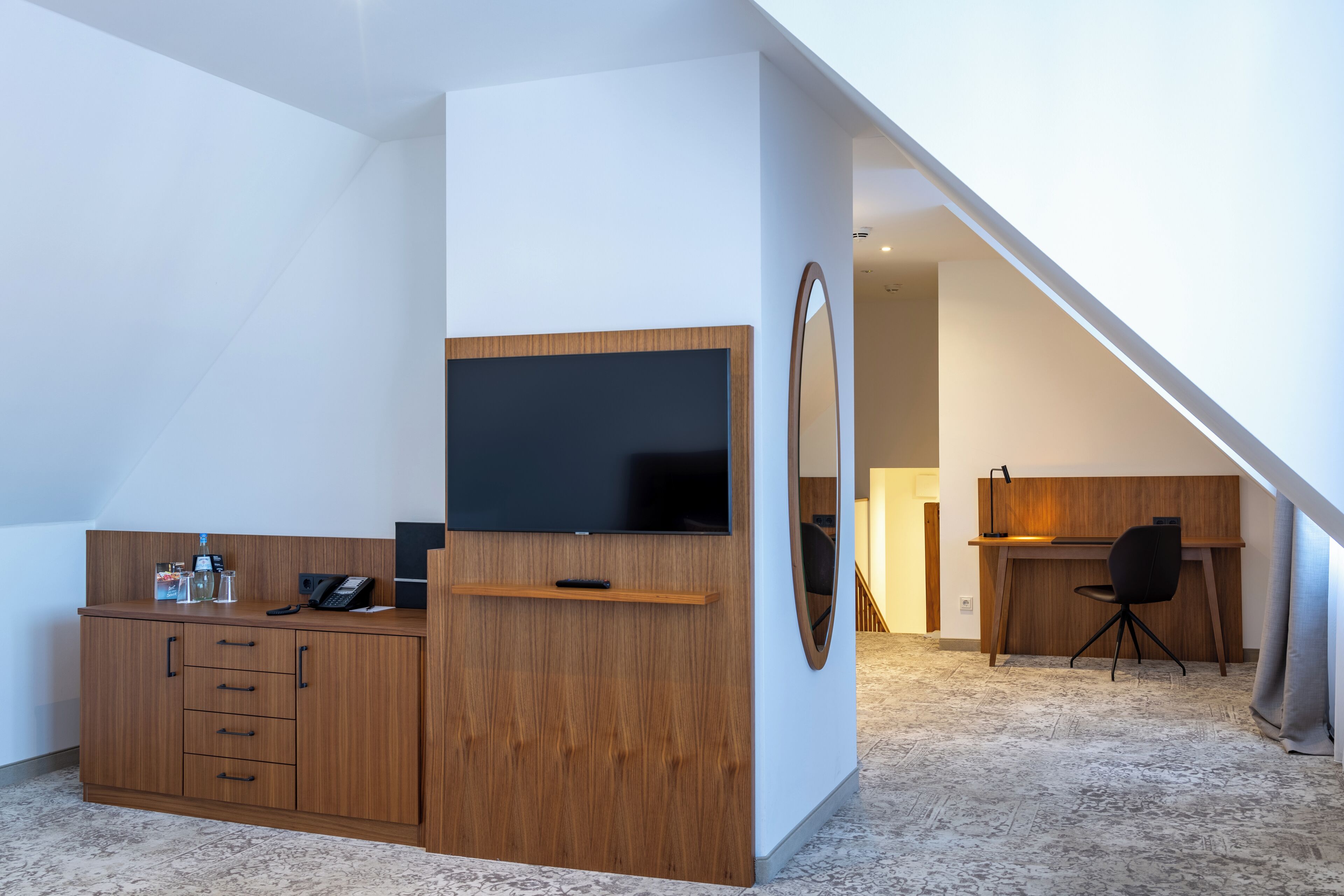 deluxe suite | 1 bedroom, hypo-allergenic bedding, in-room safe, individually furnished