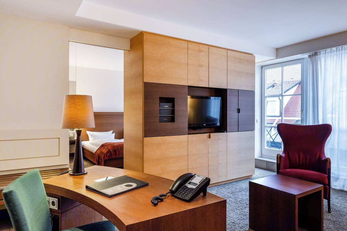 Suite, Balcony