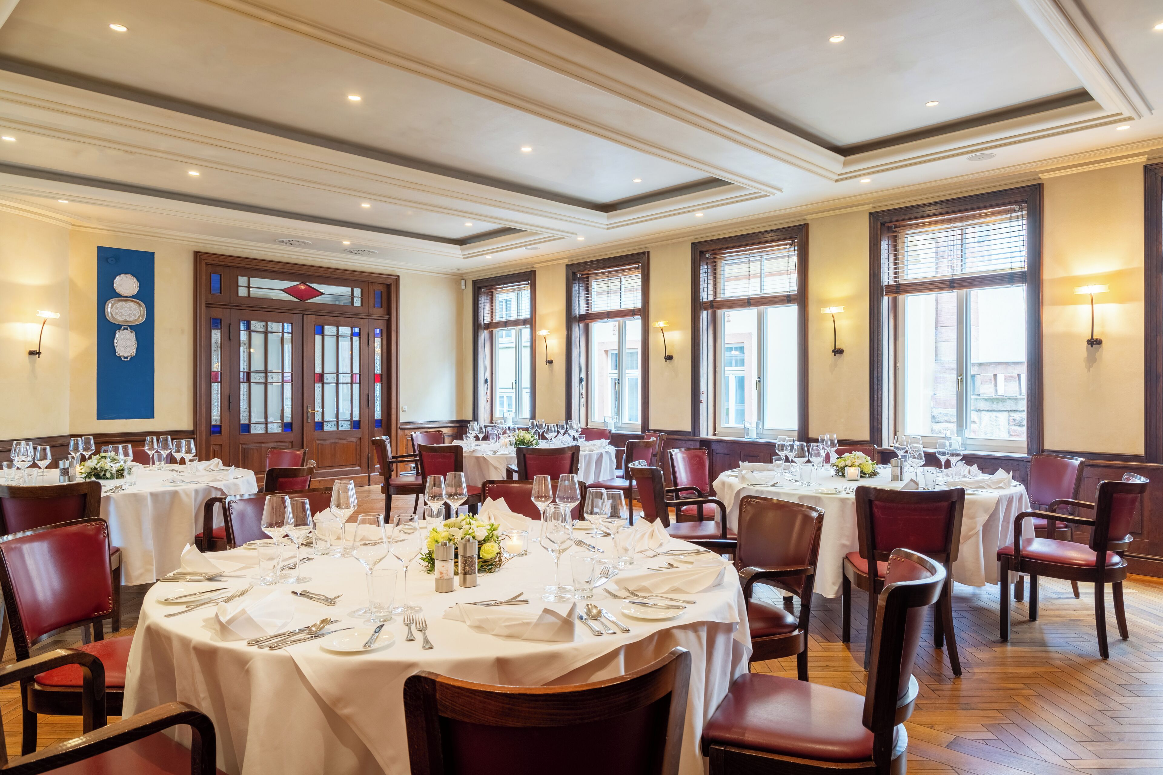 Aperto a pranzo e cena, cucina regionale