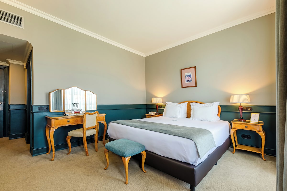Een minibar, een kluis op de kamer, verduisterende gordijnen