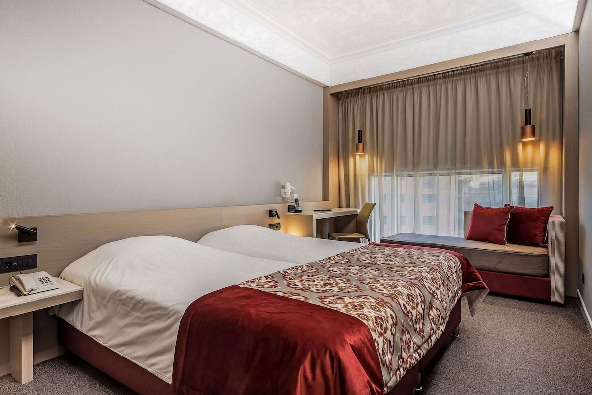 Superior Double or Twin Room | 1 bedroom, minibar, in-room safe, desk