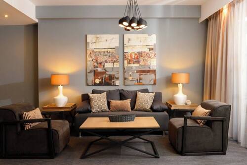 Penthouse | Minibar, caja de seguridad en la habitación y escritorio