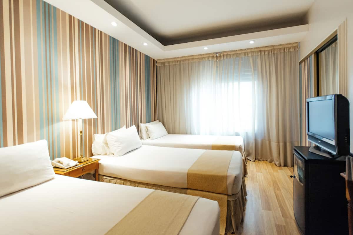Peralatan tempat tidur premium, bar mini, peti besi dalam bilik