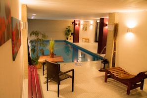 Indoor pool, pool loungers