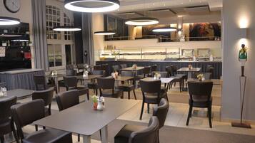 TĂ€gliches inbegriffenes FrĂŒhstĂŒcksbuffet