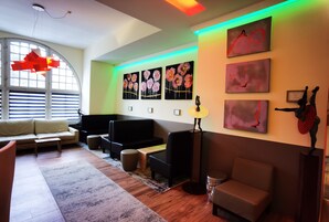 Sala de estar en el lobby