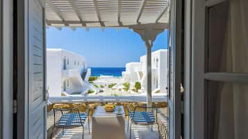 Deluxe Room | Premium bedding, in-room safe, individually decorated