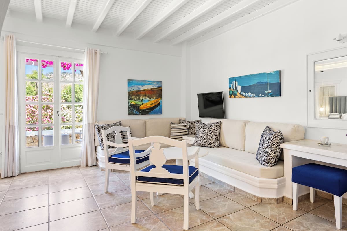 Junior Suite | Premium bedding, in-room safe, individually decorated