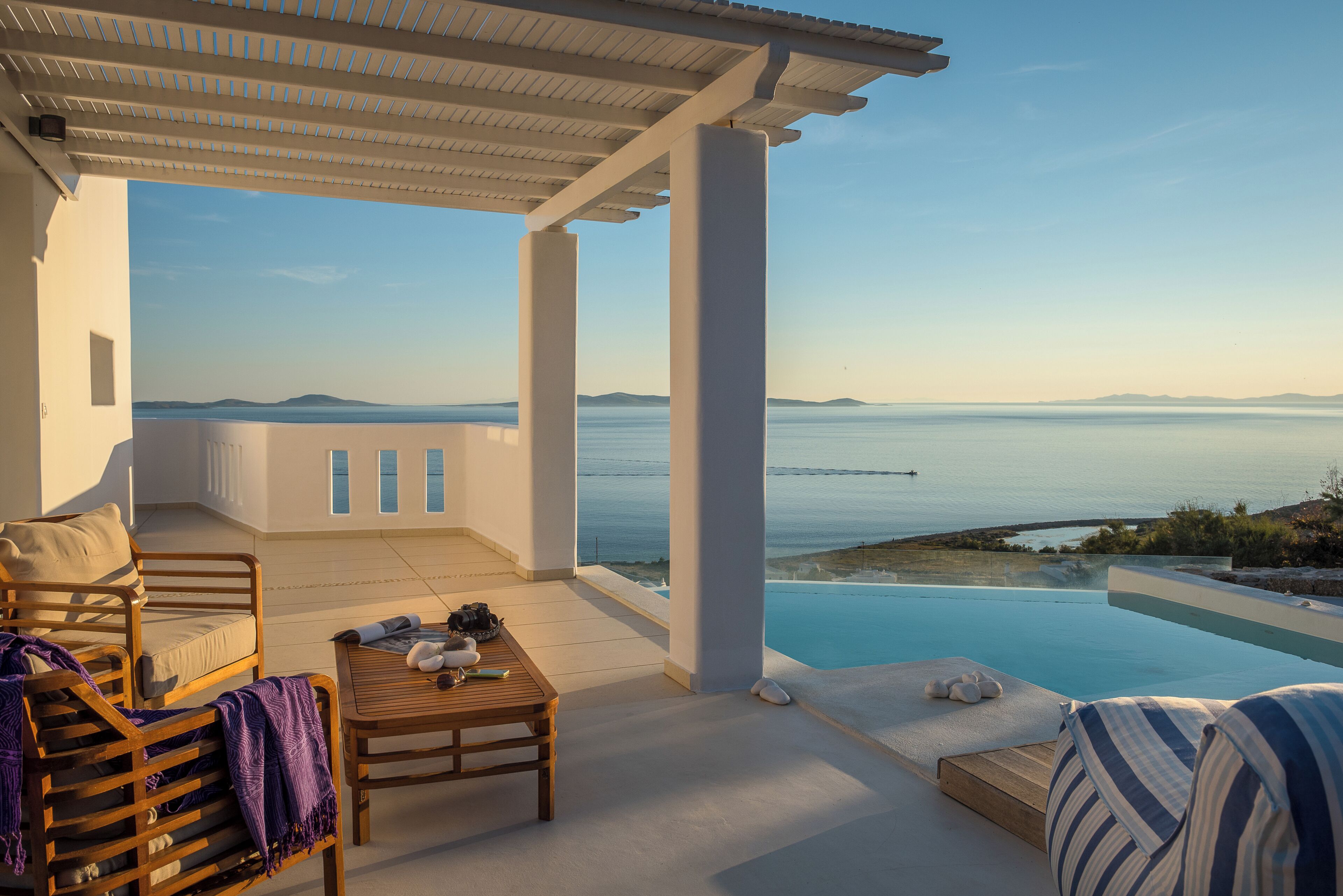 Ylelliset vuodevaatteet, tallelokero huoneessa