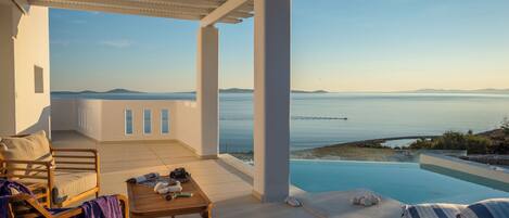 Ylelliset vuodevaatteet, tallelokero huoneessa