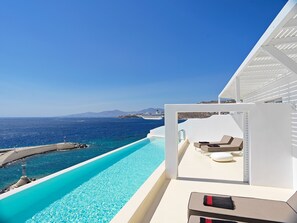 Sanctuary 2-Room Sea View Suite with Private Pool | Egyptian cotton sheets, premium bedding, memory foam beds, minibar - Kouros Hotel & Suites (Mykonos)