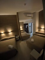 Minibar, caja de seguridad en la habitación y sistema de insonorización 