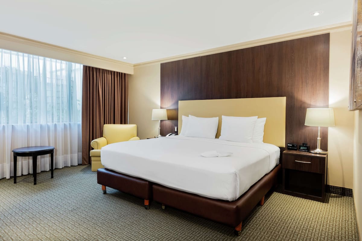 Premium bedding, Select Comfort beds, in-room safe, desk