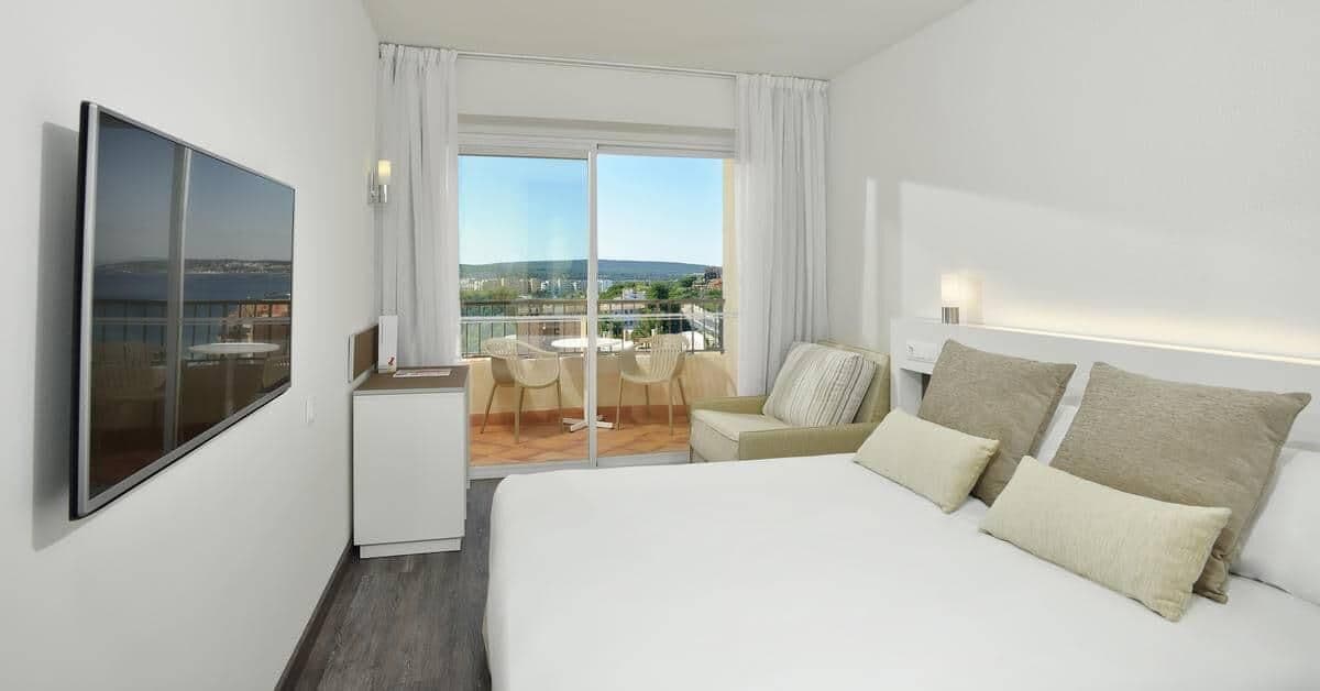 Coffres-forts dans les chambres, Wi-Fi gratuit, draps fournis