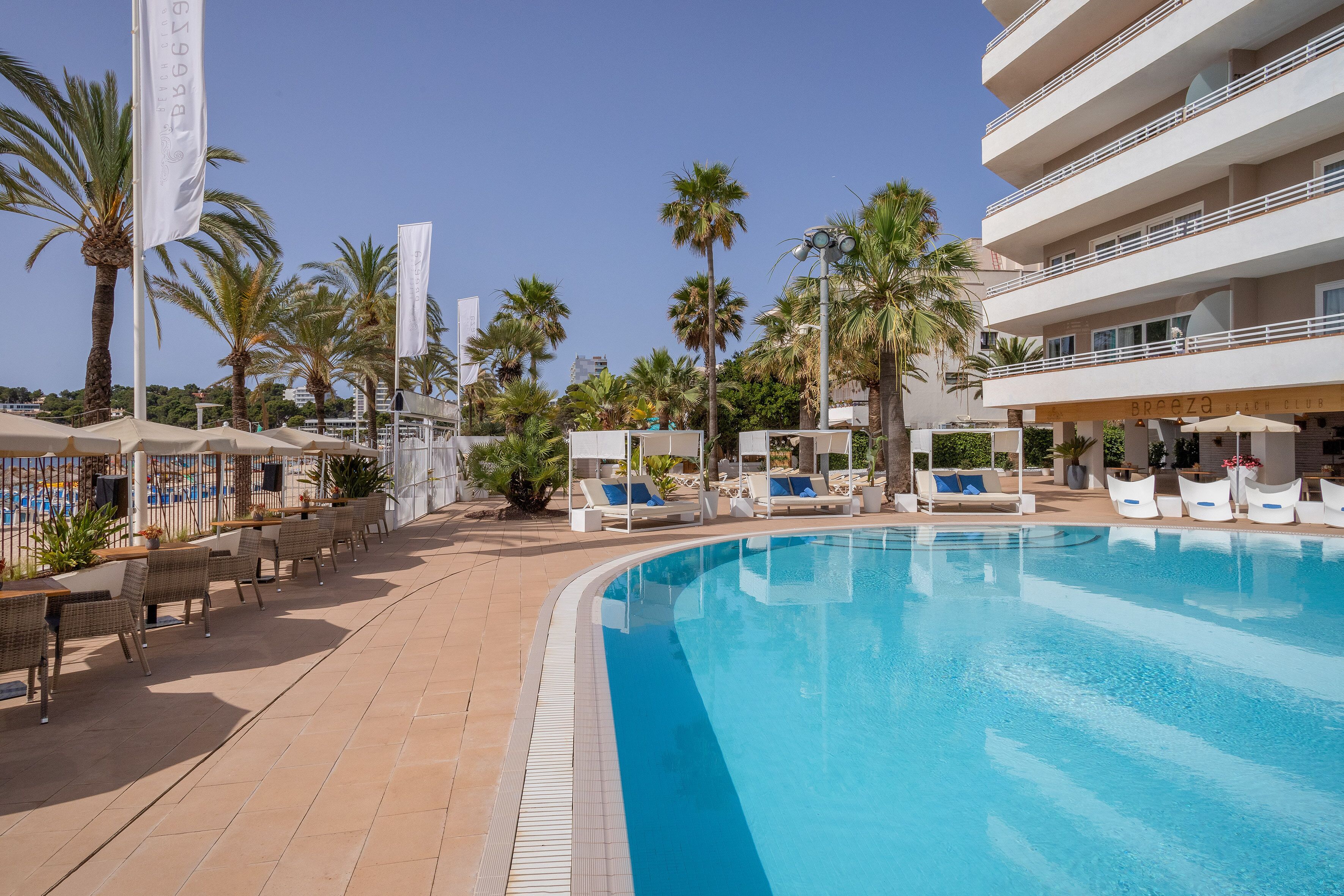 3 piscines extérieures, tentes de plage, parasols de plage