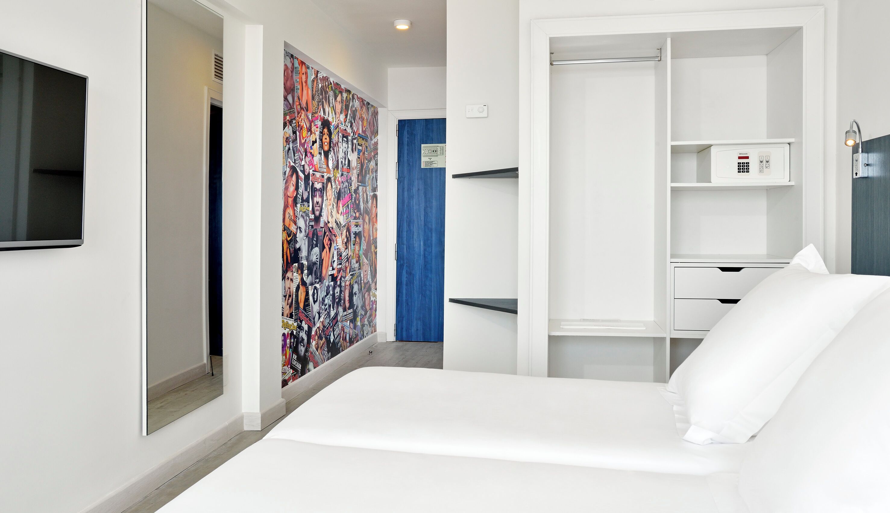 House Pool View Room