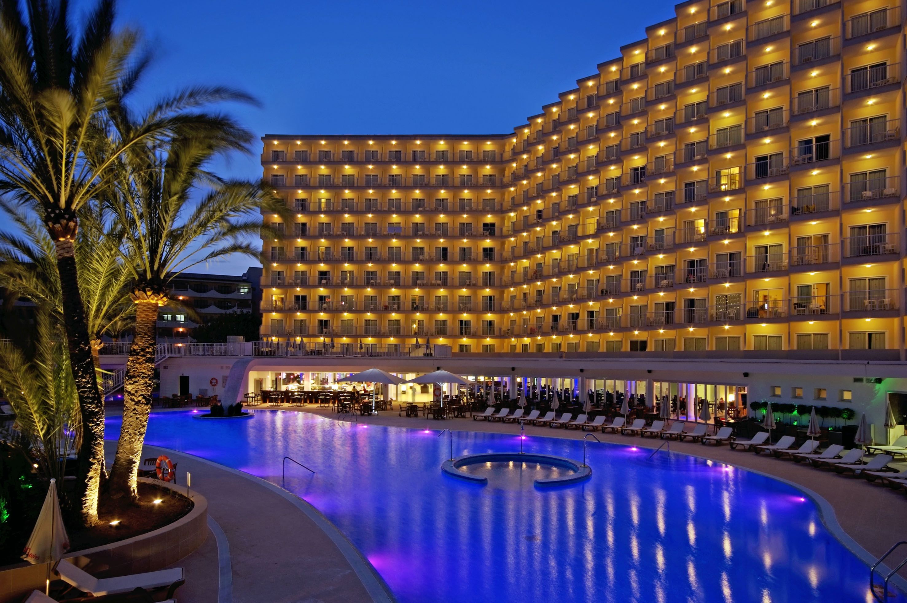 indoor pool, 3 outdoor pools, pool umbrellas, pool loungers