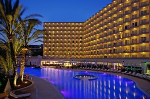 Indoor pool, 3 outdoor pools, pool umbrellas, sun loungers - Sol Guadalupe (Calvia)