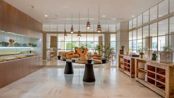 3 restaurants, breakfast, lunch, dinner served; international cuisine