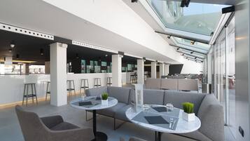 Breakfast, lunch, dinner served; international cuisine