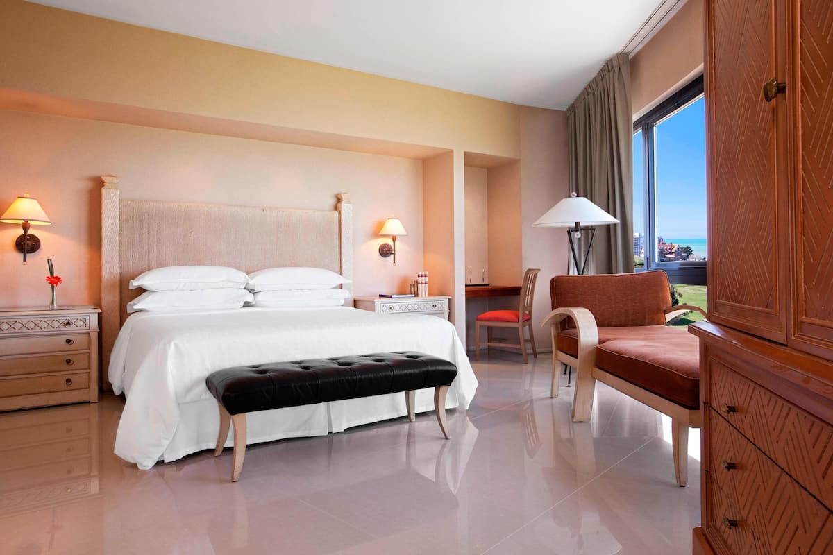 Suite Executive, 1 camera da letto, vista oceano | Biancheria da letto di alta qualità, minibar, una cassaforte in camera