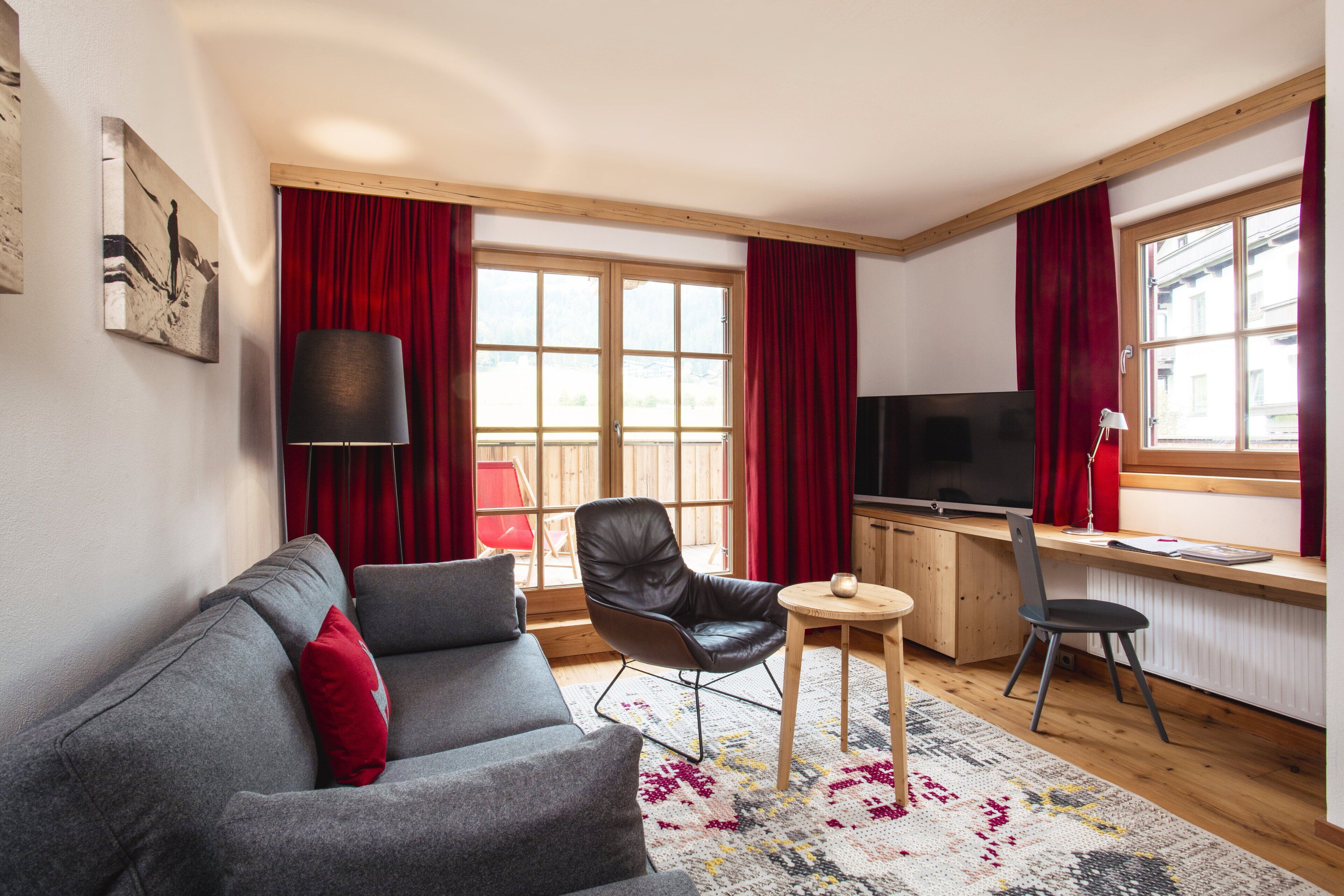 Truy cập Internet tốc độ cao, đồng hồ báo thức 