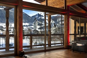 Lobby lounge - Hotel Kitzhof Mountain Design Resort (Kitzbuehel)