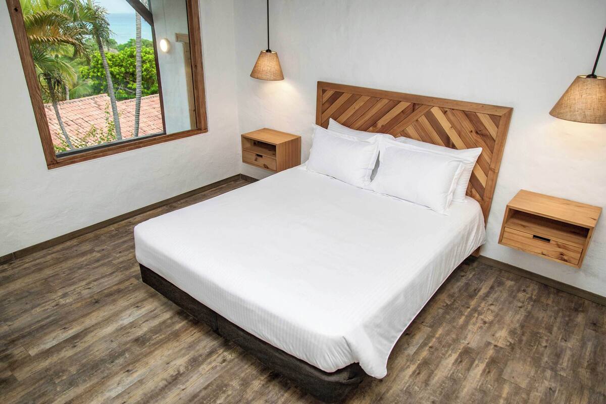 Single Room | Tallelokero huoneessa, vuodevaatteet