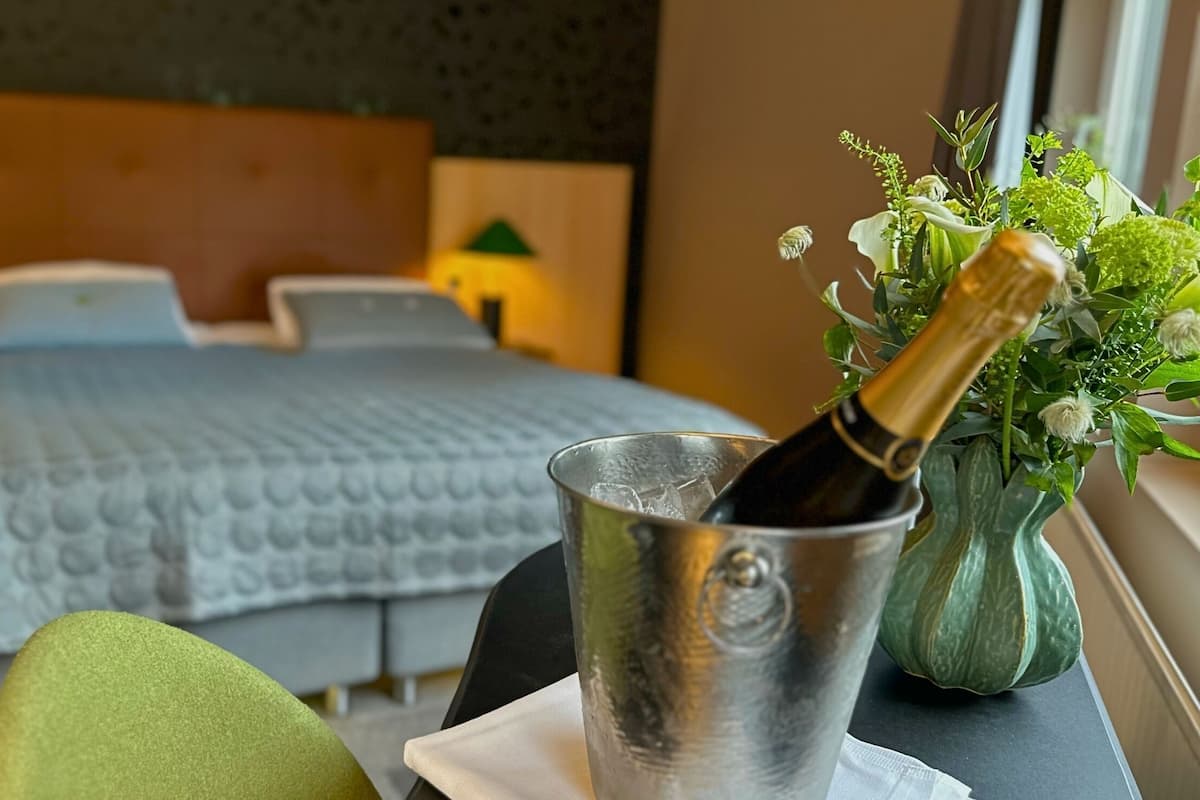 Executive Room | Minibar, desk, laptop workspace, iron/ironing board