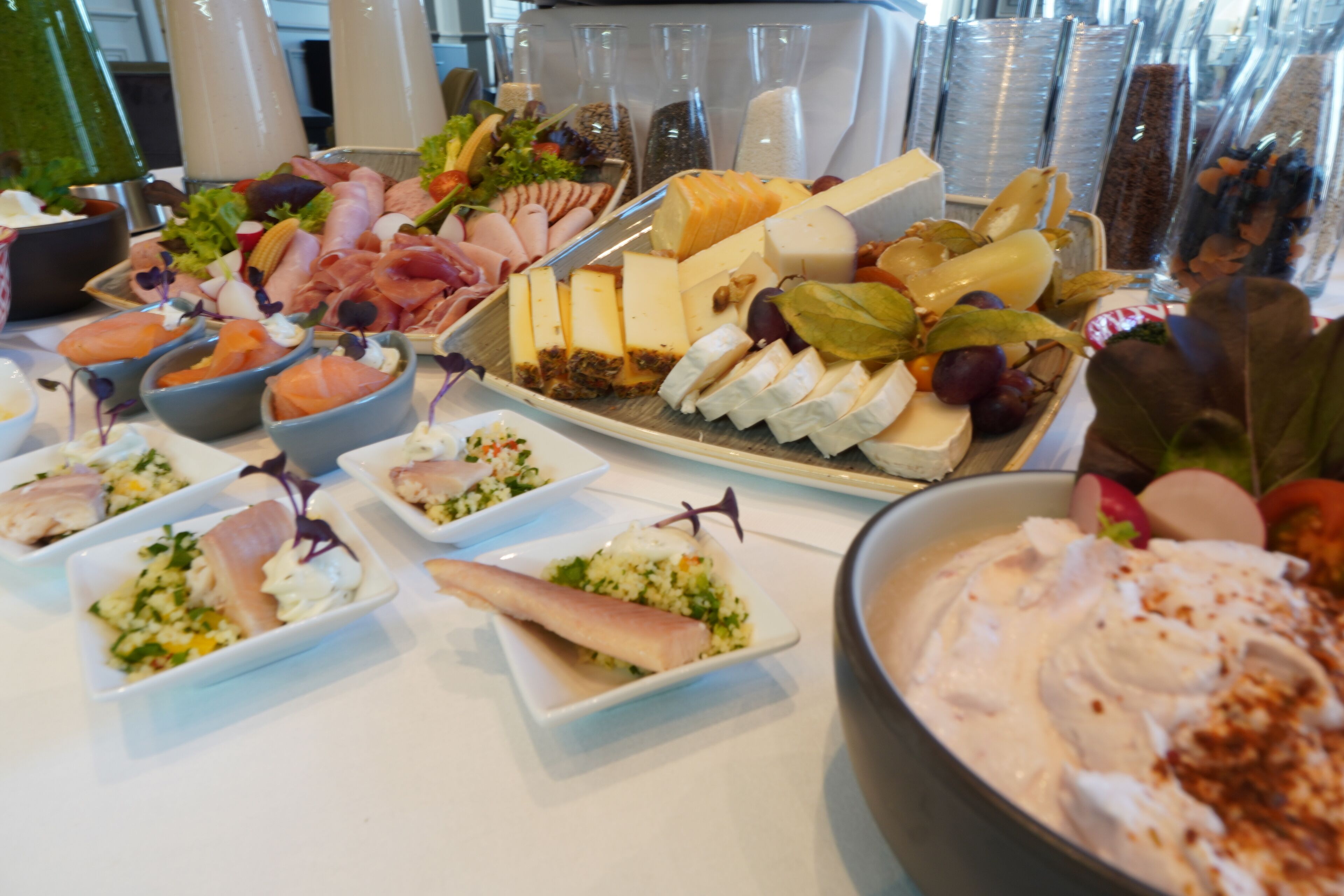 daily buffet breakfast (eur 28 per person)