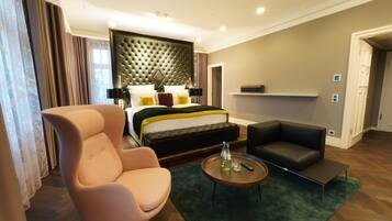 Suite monolocale Luxury (Sophia Brockhaus) | 1 camera, biancheria da letto di alta qualità, una cassaforte in camera