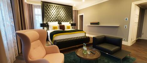 Sophia Brockhaus Suite | Premium bedding, in-room safe, desk, laptop workspace