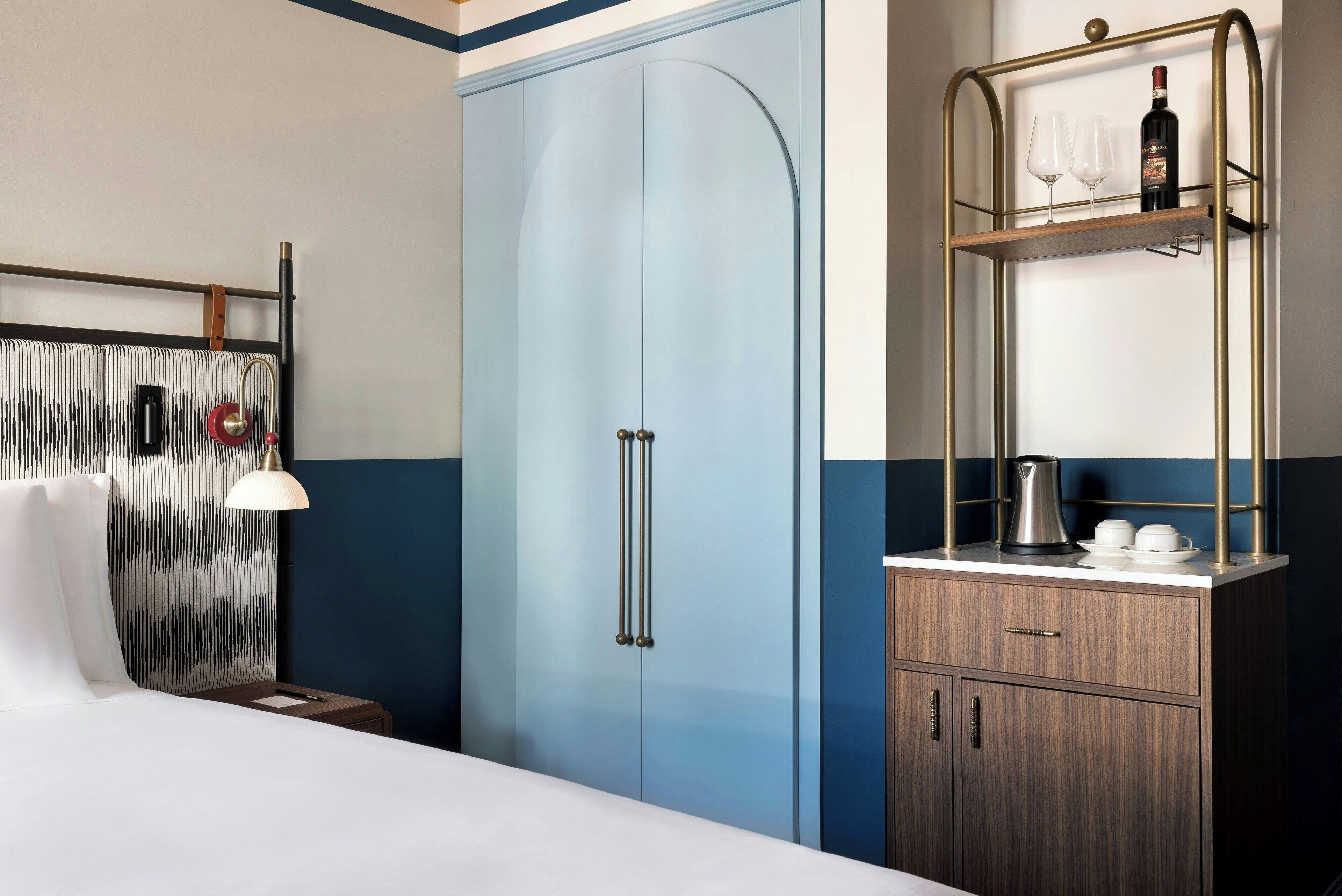 Ropa de cama de alta calidad y minibar 