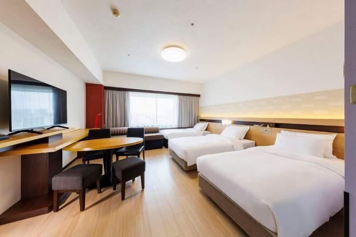 Down duvets, Select Comfort beds, in-room safe, laptop workspace