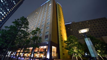 Fassade der Unterkunft – Abend/Nacht