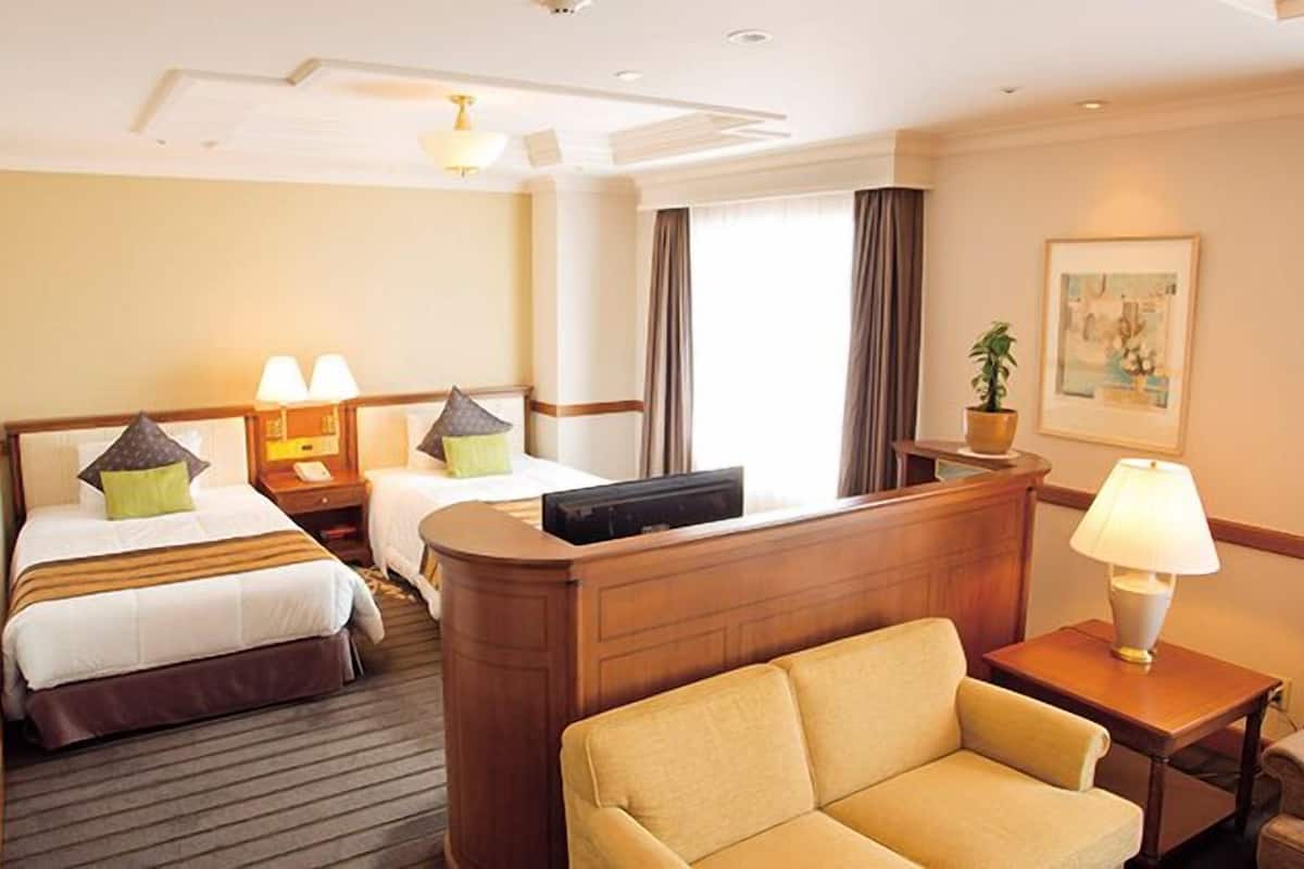 1 bedroom, premium bedding, blackout curtains, iron/ironing board