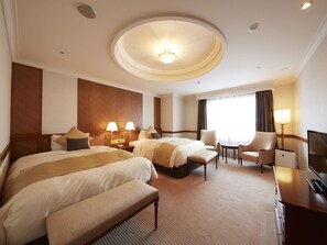 1 bedroom, premium bedding, blackout drapes, iron/ironing board