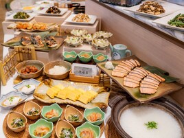 Desayuno buffet todos los días (con cargo)
