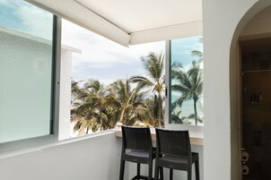 Standard Room, 2 Double Beds | In-room safe, laptop workspace, blackout drapes, iron/ironing board