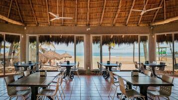 4 restaurants, breakfast, lunch, dinner served; Italian cuisine