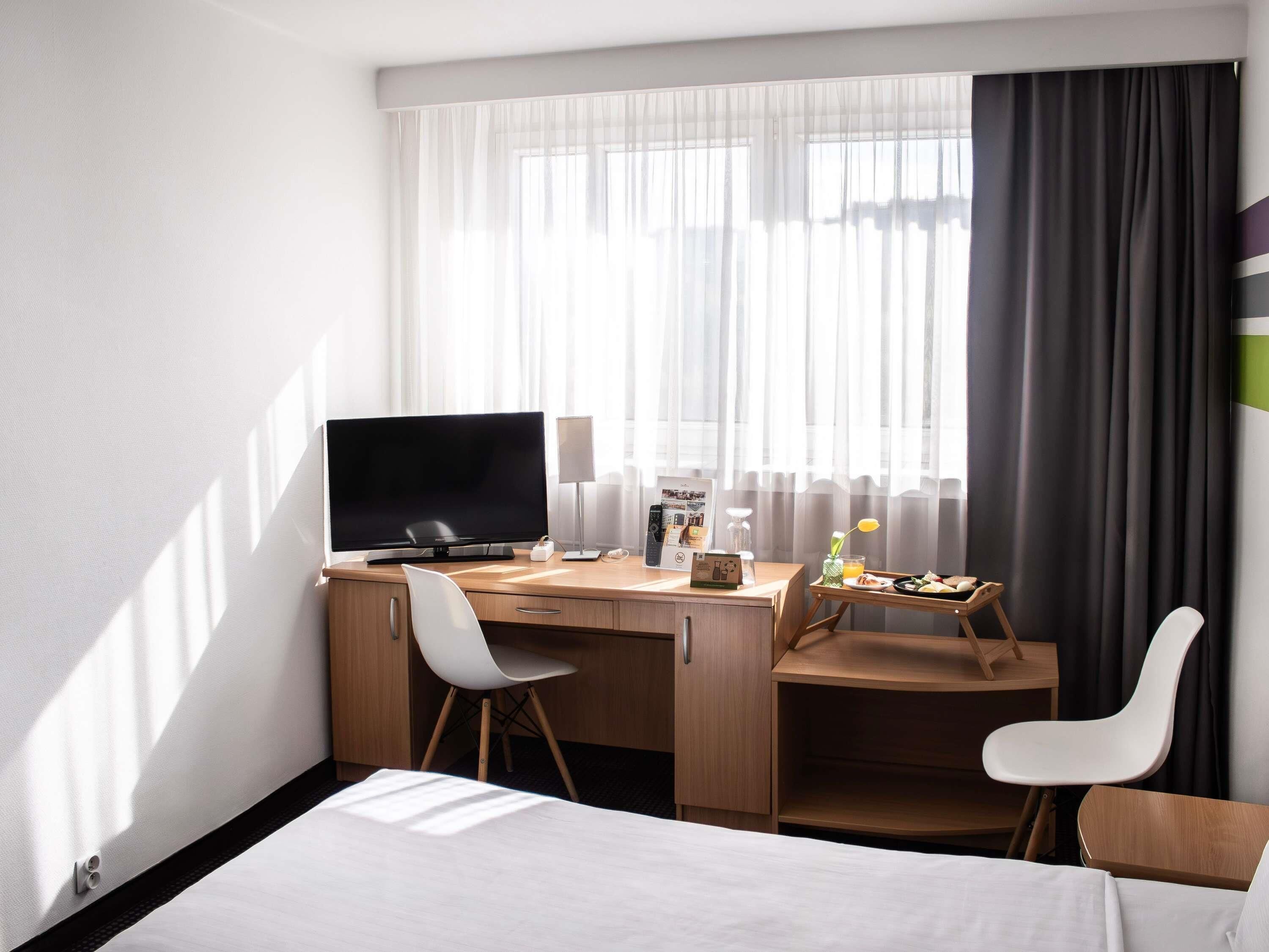standard double room, 1 double bed | 1 bedroom, hypo-allergenic bedding, in-room safe, desk