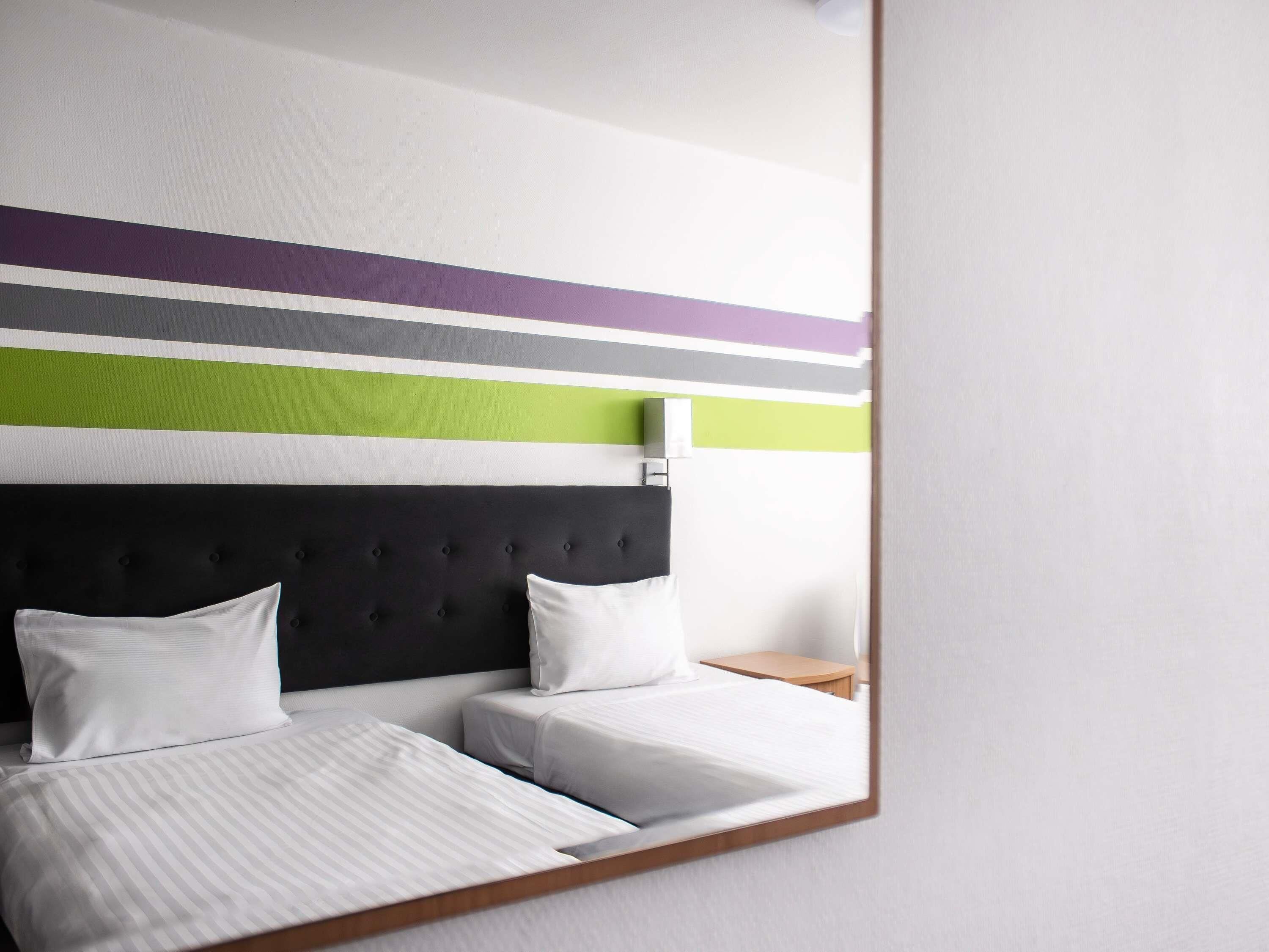Standard Room, 2 Twin Beds | 1 bedroom, hypo-allergenic bedding, in-room safe, desk