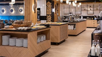 Daily buffet breakfast (PLN 75 per person)