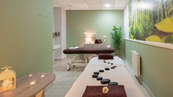 Couples treatment rooms, body treatments, body scrubs, facials