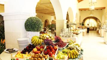 Dagelijks ontbijtbuffet (EUR 11 per persoon)