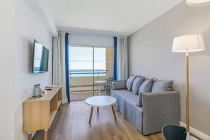 Zimmersafe, Schreibtisch, Verdunkelungsvorhänge, kostenloses WLAN