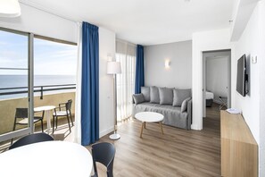 1 chambre, coffre-fort, bureau, rideaux d’obscurcissement